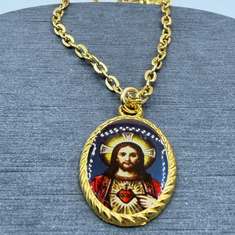 Sacred Heart Jesus Gold Tone Oval Religious Pendant Necklace Christian Jewelry